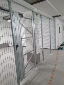 Gittertrennwaende-tuer